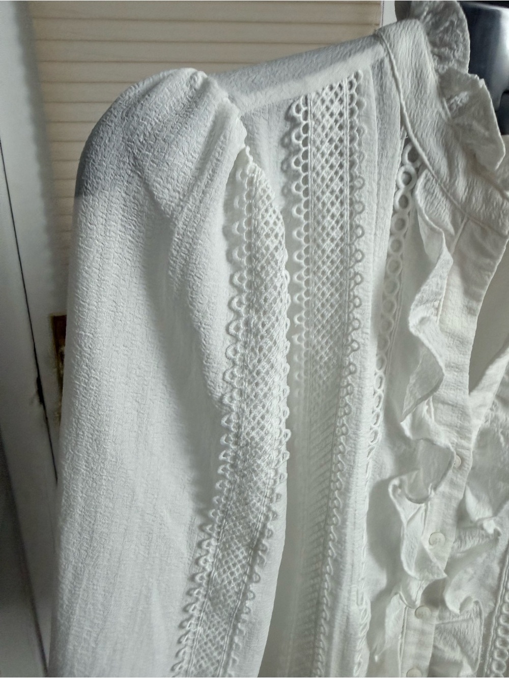 Alice Blue White Ruffled Lace-Trim Blouse puff sleeves semi sheer button down XL - Picture 4 of 15